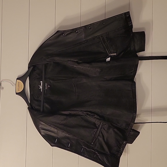 Leather jacket - Picture 3 of 8